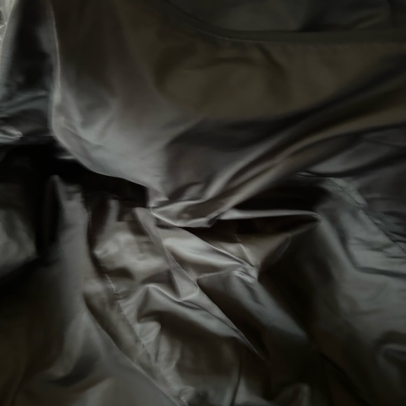 NWT Patagonia Black Nano Puff Hoodie - Picture 7 of 7